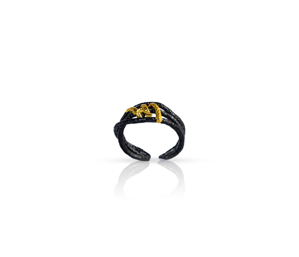 Serpenta Band Ring